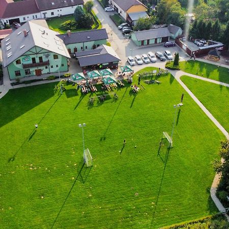 Restaurace A Penzion Kamenec Jilešovice Kültér fotó