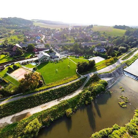 Restaurace A Penzion Kamenec Jilešovice Kültér fotó