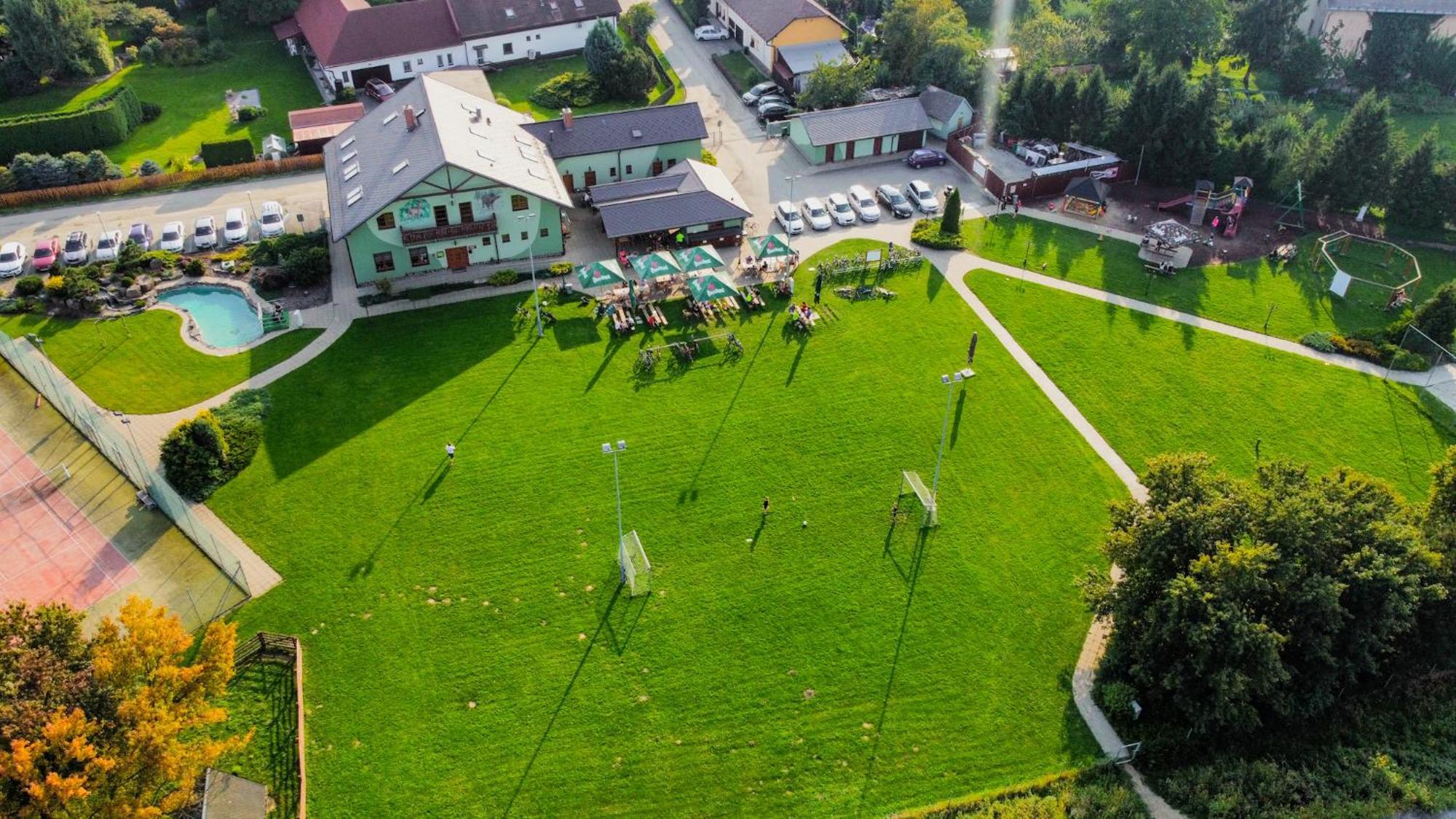 Restaurace A Penzion Kamenec Jilešovice Kültér fotó